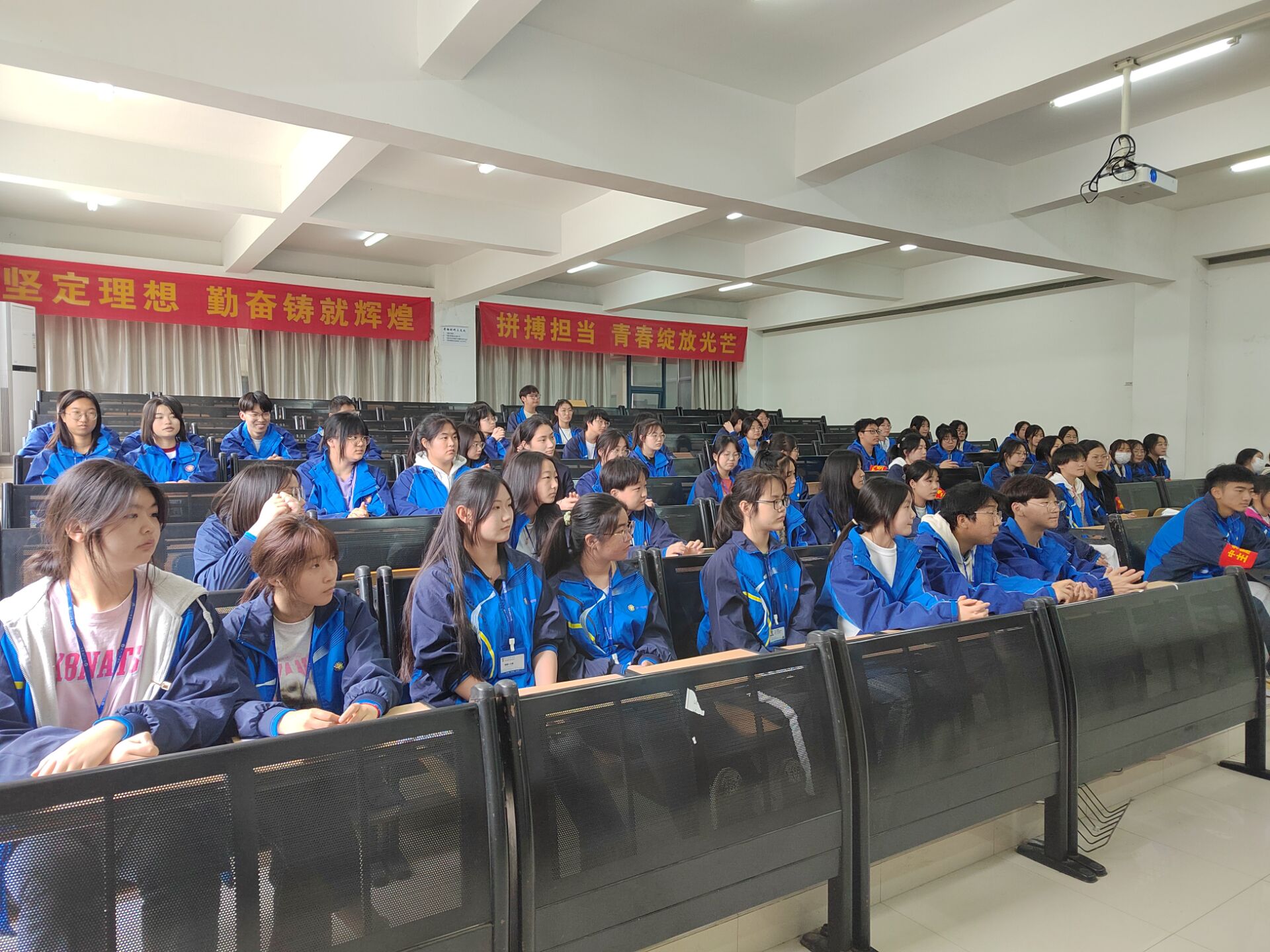 Cache_-6cc81487bd12a8f6.jpg